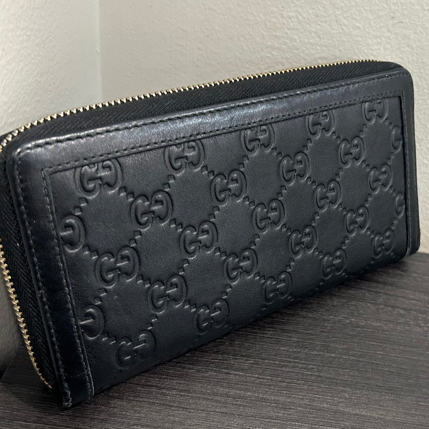 CLEARANCE #206 GUCCI Guccissima Zip Wallet