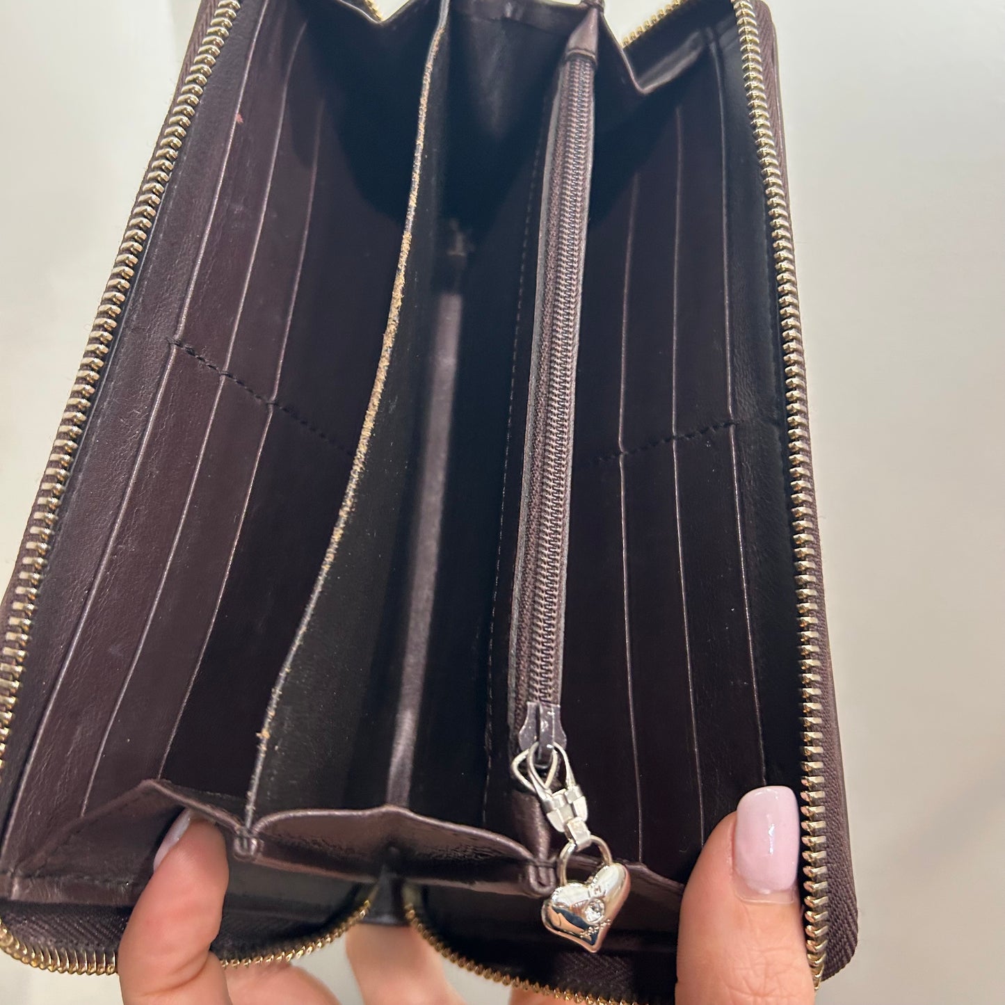 CLEARANCE #205 GUCCI Guccissima Zip Wallet