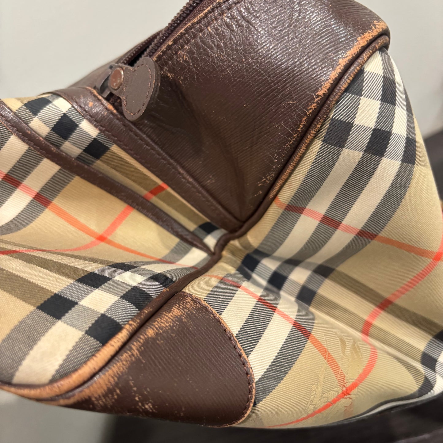 8888 BURBERRY Vintage Travel Bag