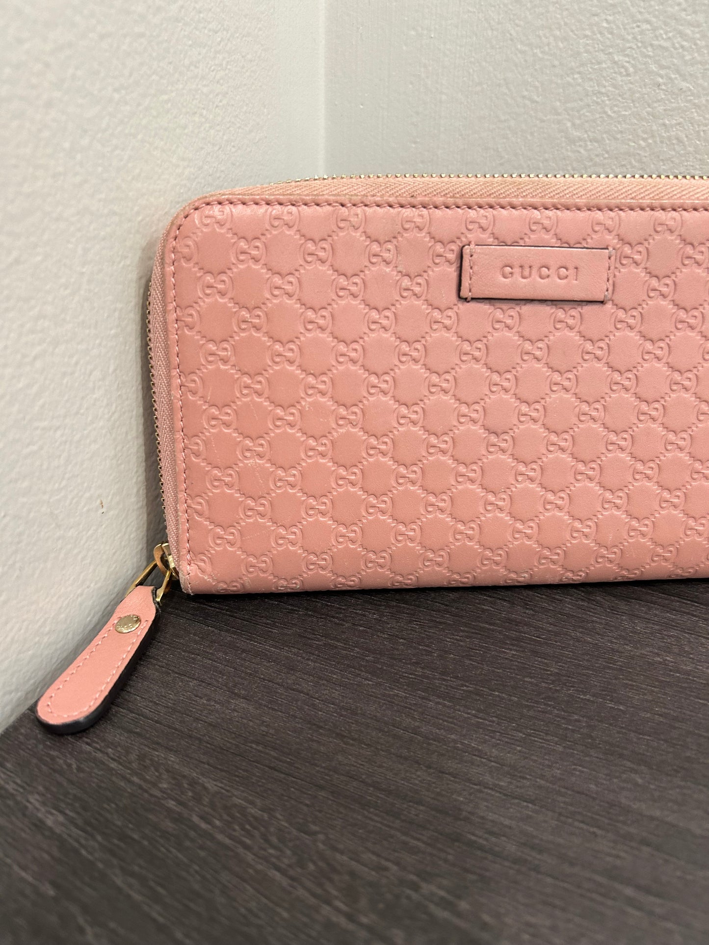 SOLD! Gucci Microguccissima Leather Zippy Wallet
