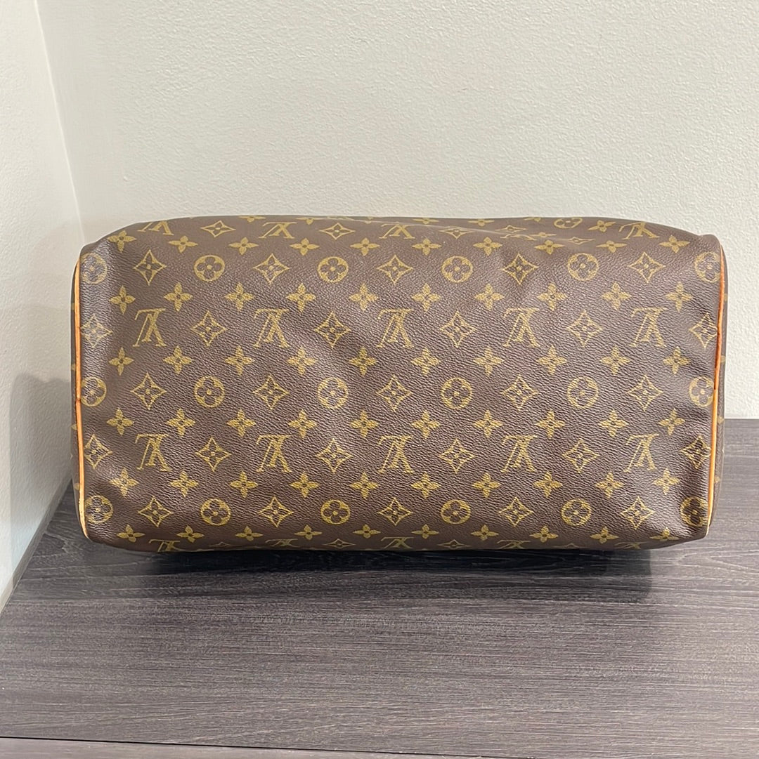 SOLD! Louis Vuitton Monogram Speedy 40