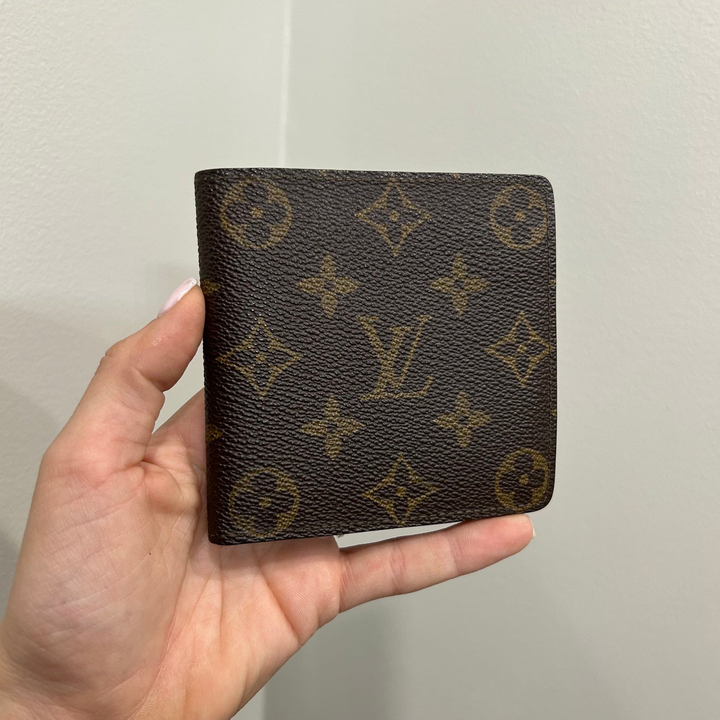 SOLD! Louis Vuitton Men’s Wallet