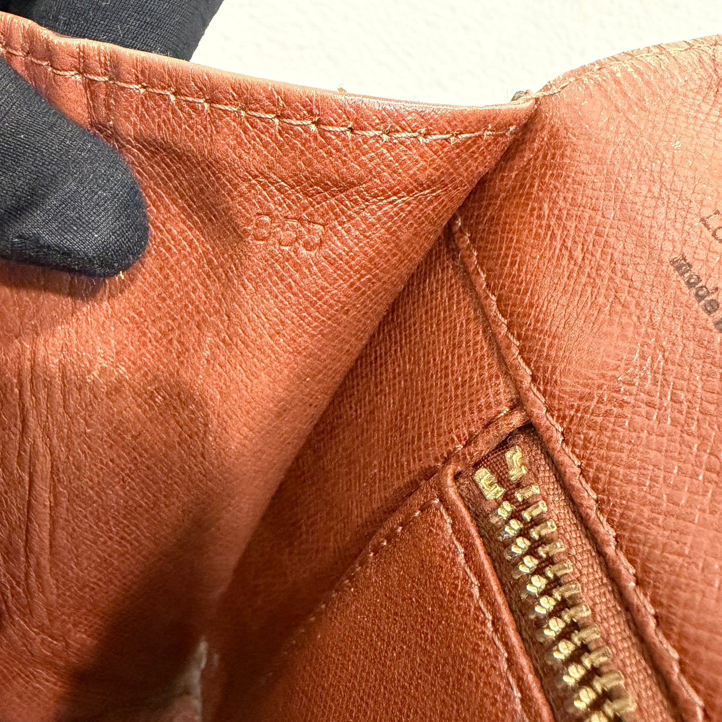 #8281 LOUIS VUITTON Monogram Dame 29