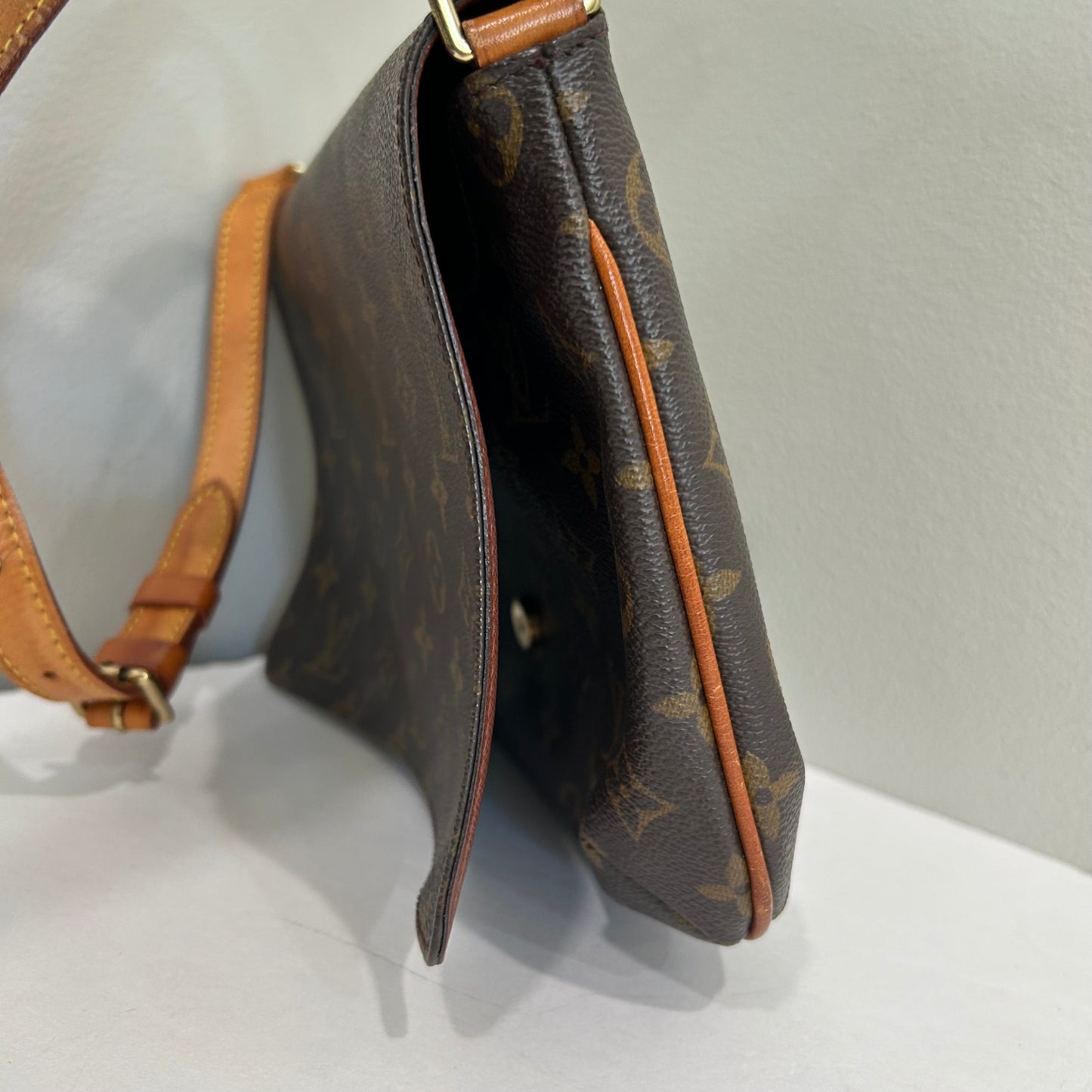 Louis Vuitton Musette Tango Short