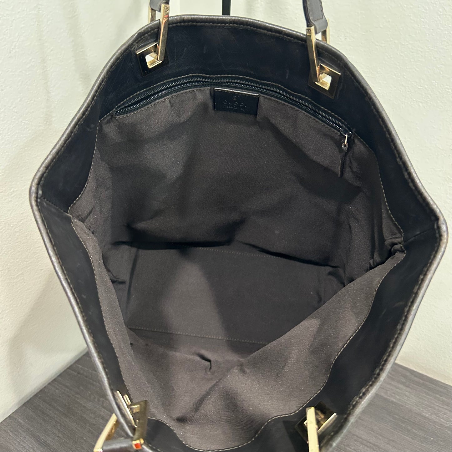 1063 GUCCI Canvas Bucket Tote