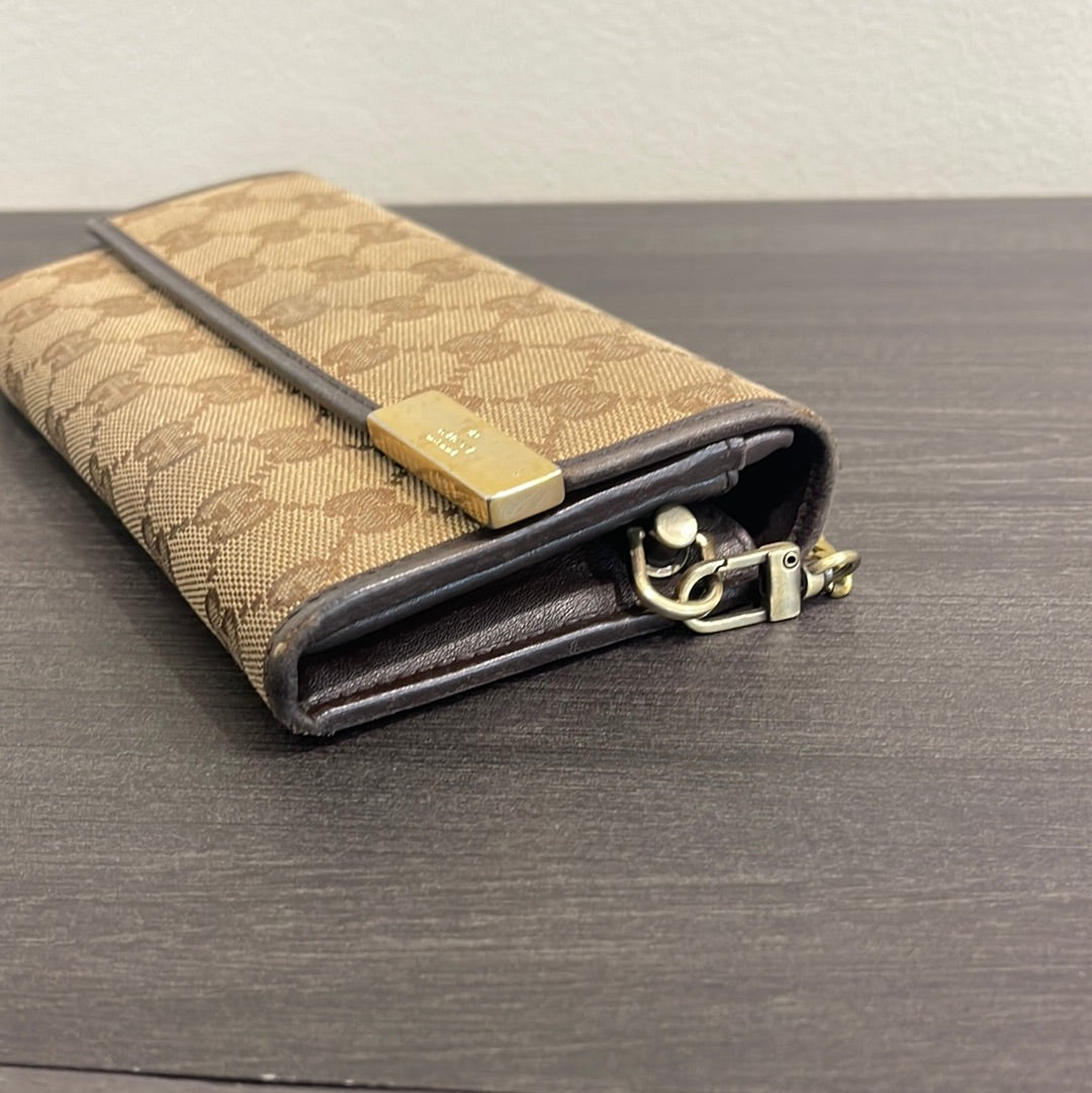SOLD! Gucci GG Wallet on Chain