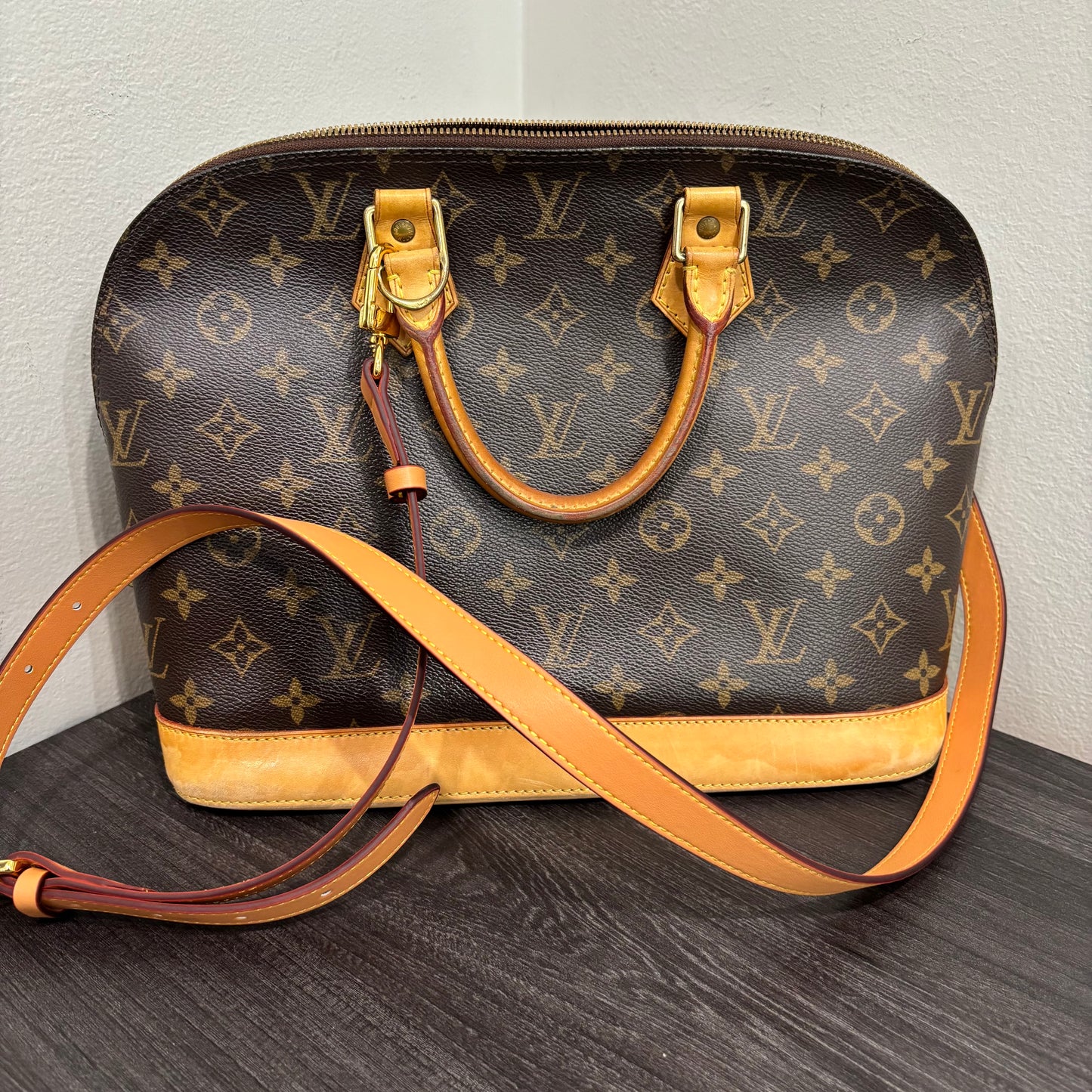 #349 LOUIS VUITTON Alma PM