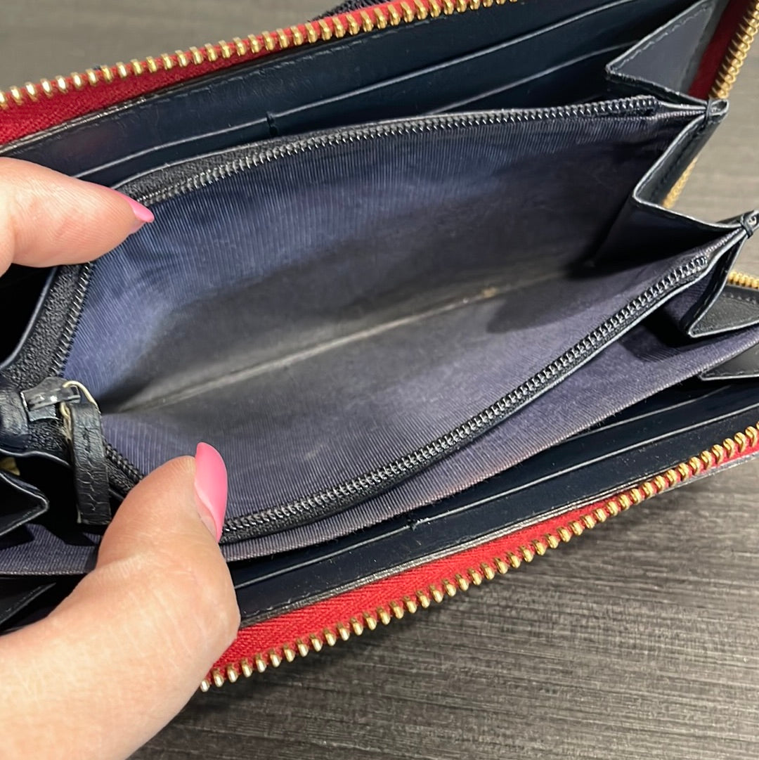 SOLD! Gucci GG Canvas Wallet