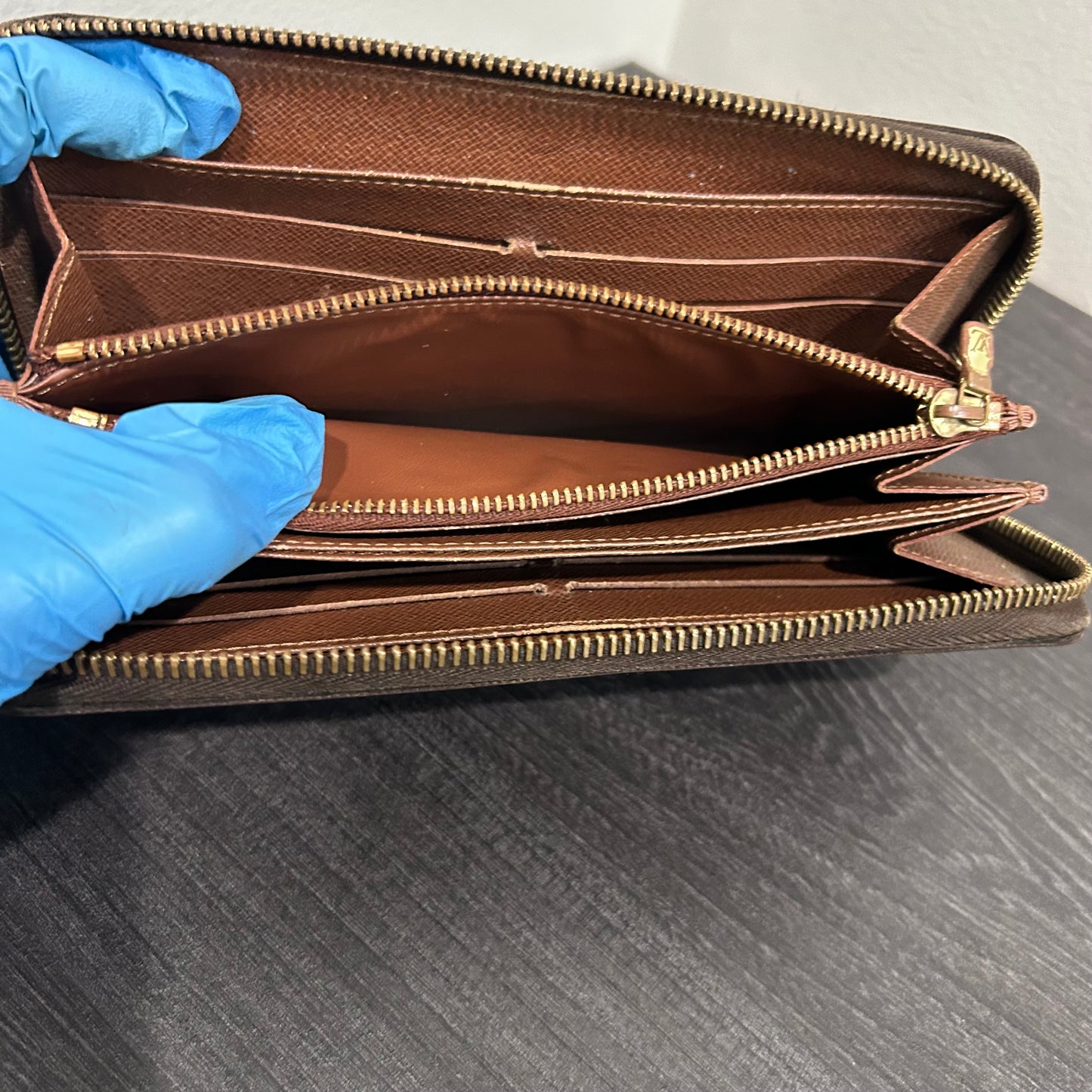 Louis Vuitton Zippy Wallet