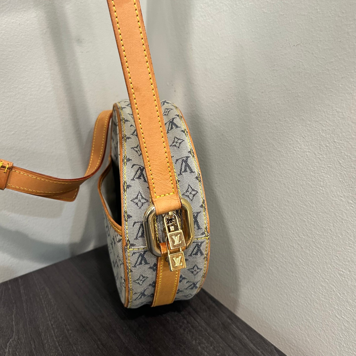 #418 LOUIS VUITTON Mini Lin Jeanne PM