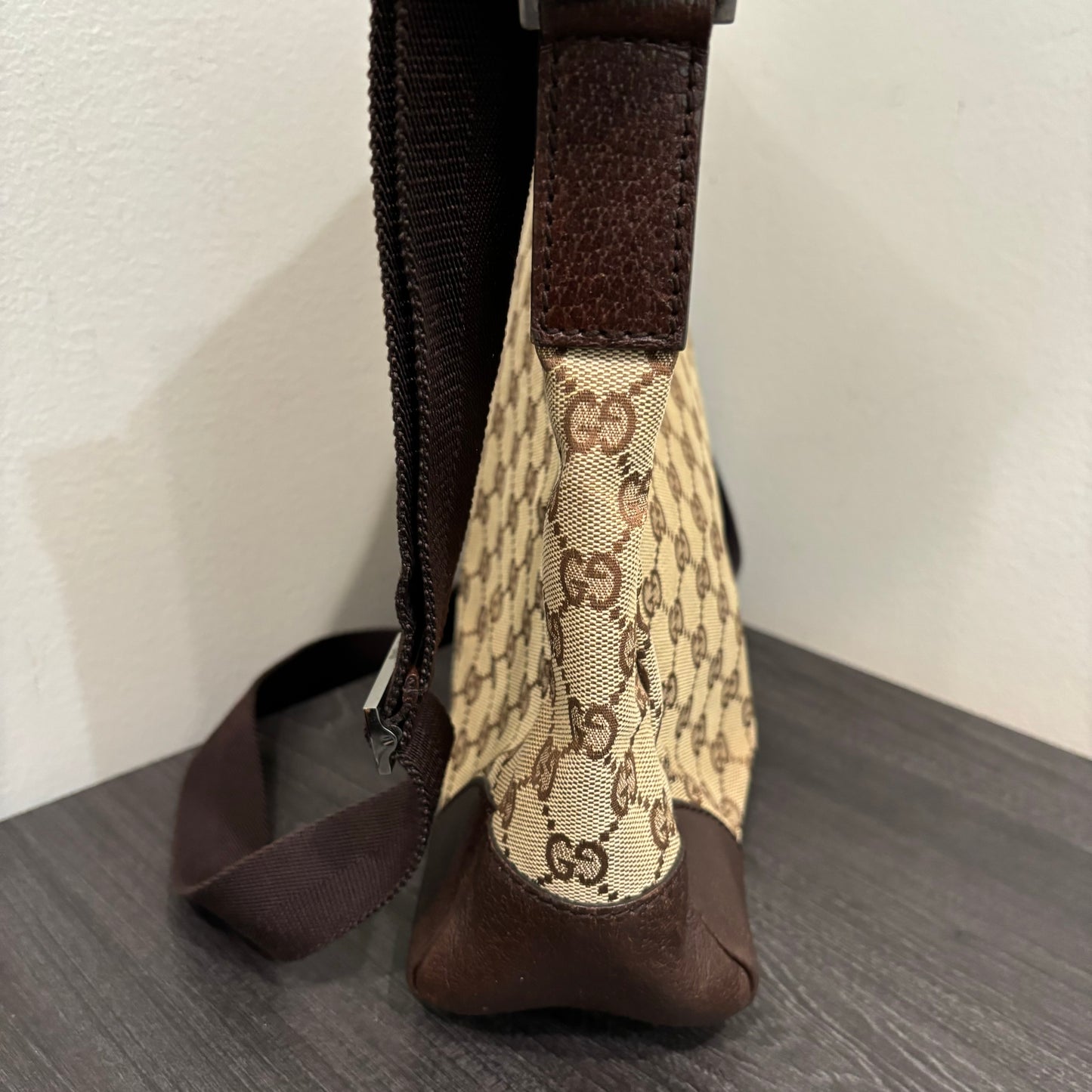 #302 GUCCI Messenger