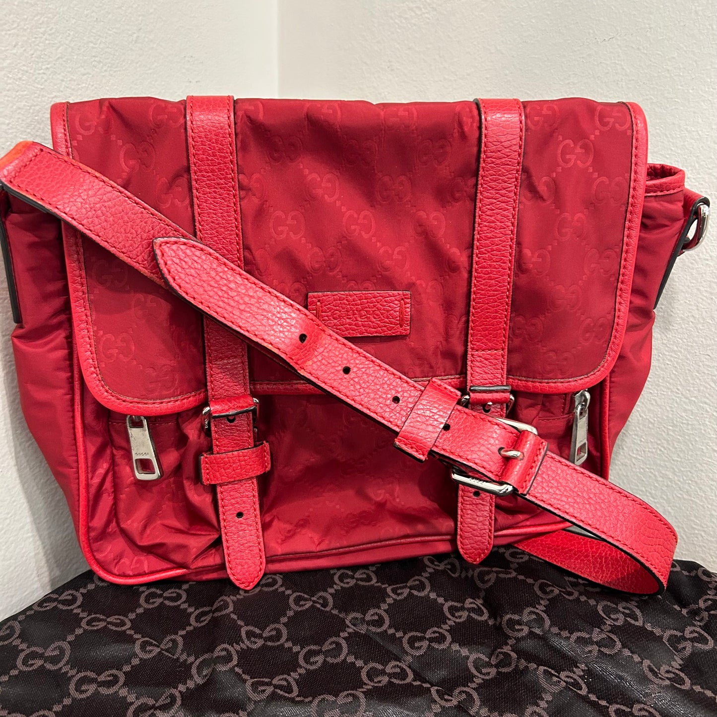 #208 GUCCI Crossbody