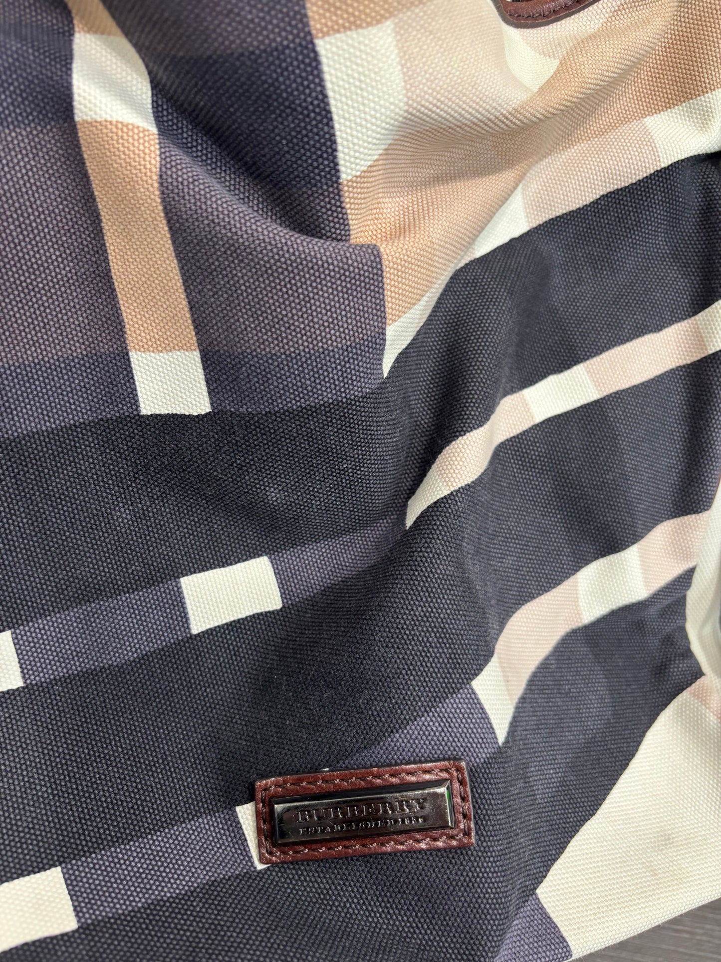 8870 BURBERRY Canvas Tote