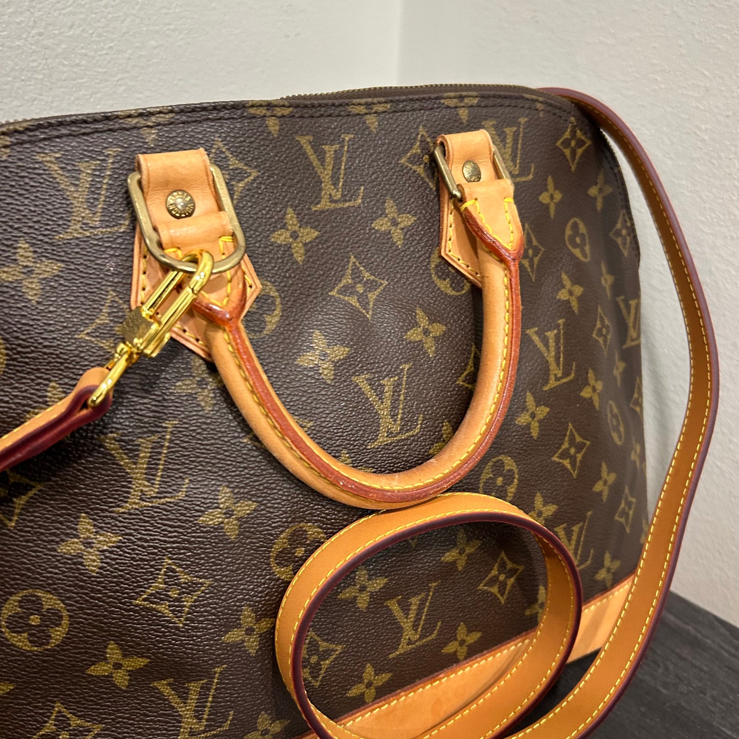 #507 LOUIS VUITTON Alma