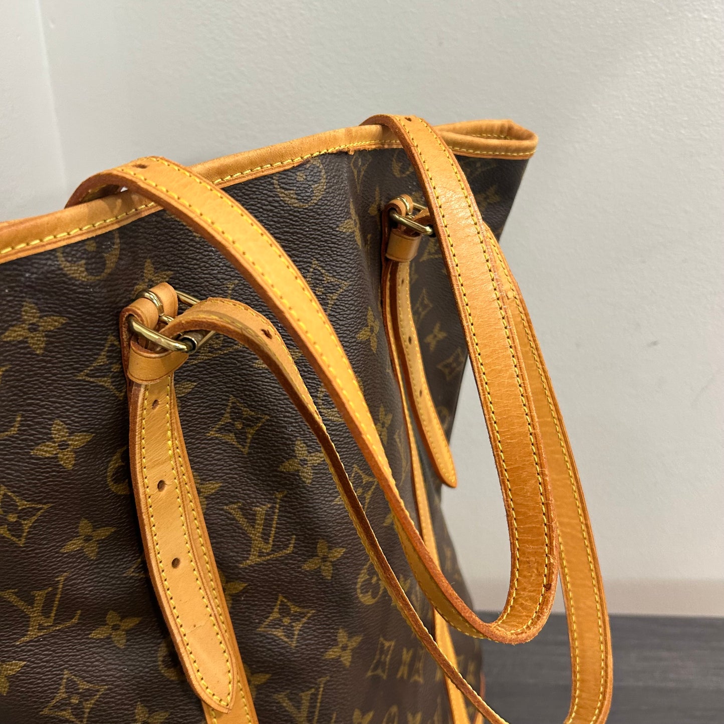 #312 LOUIS VUITTON Bucket GM