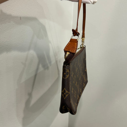 #306 LOUIS VUITTON Pochette