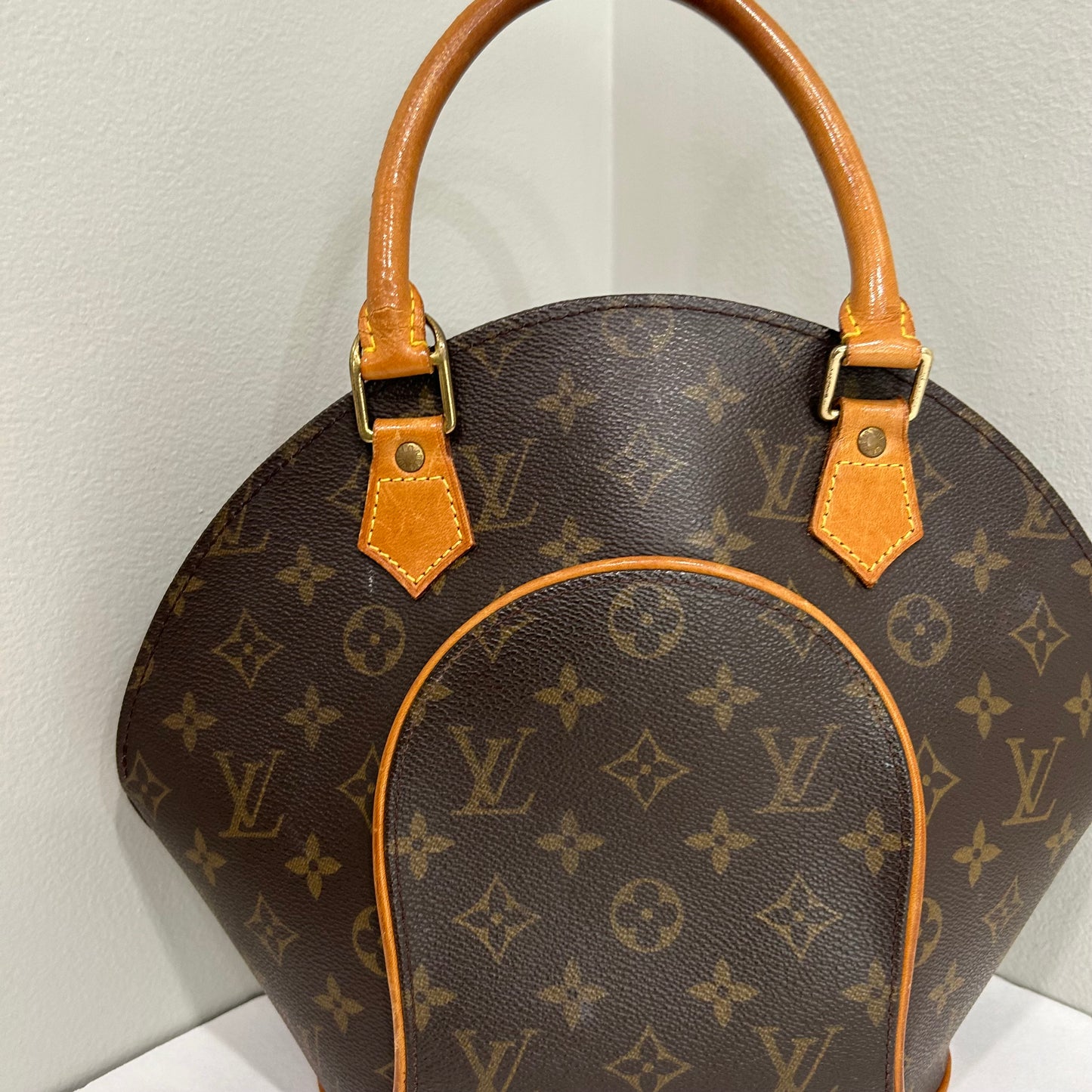 SOLD! Louis Vuitton Ellipse MM
