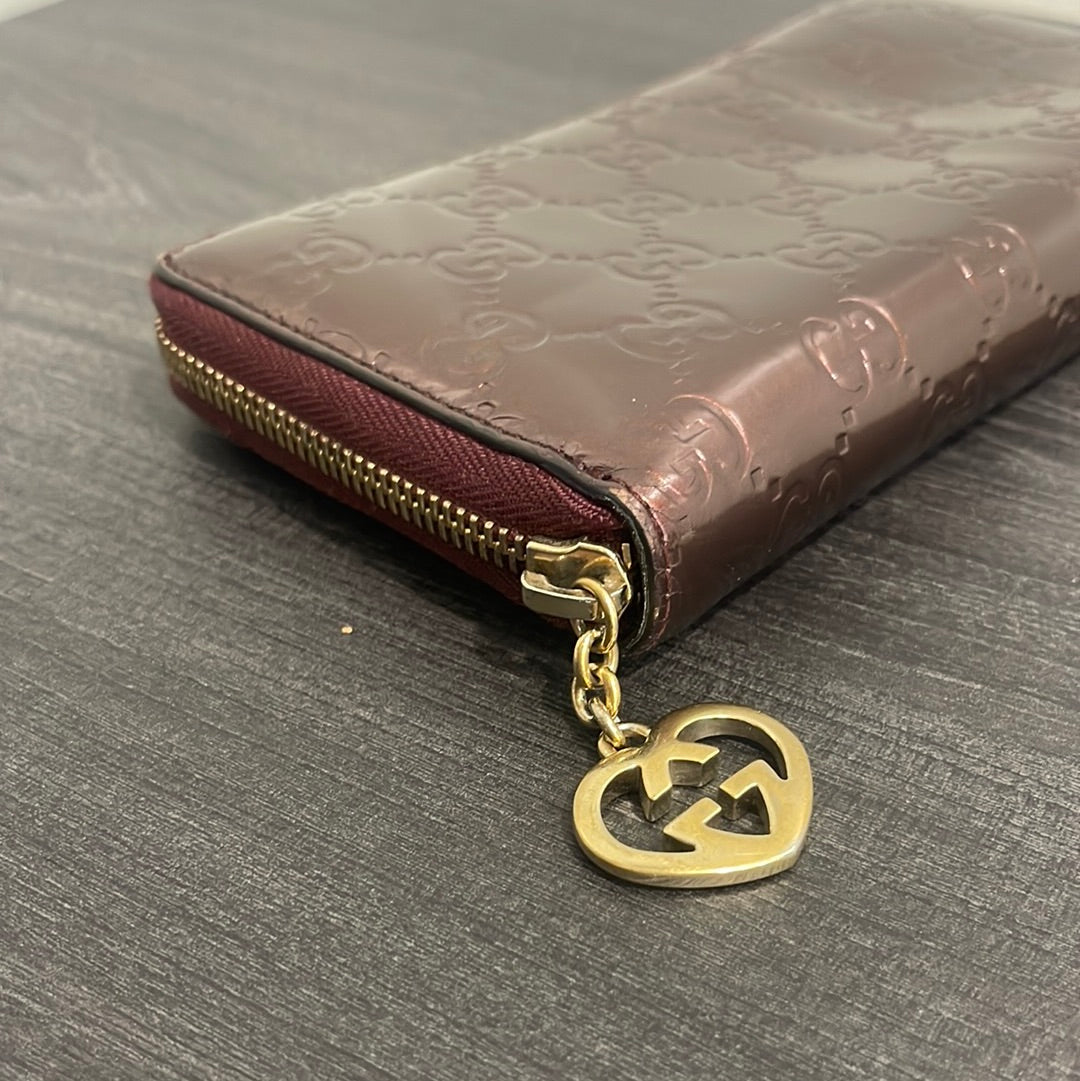 SOLD! Gucci GG Wallet