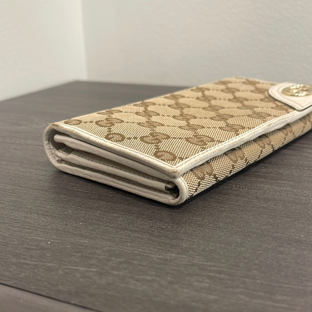 SOLD! Gucci GG Canvas Wallet