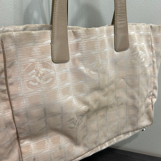 1053 CHANEL Travel Ligne Tote Neutral