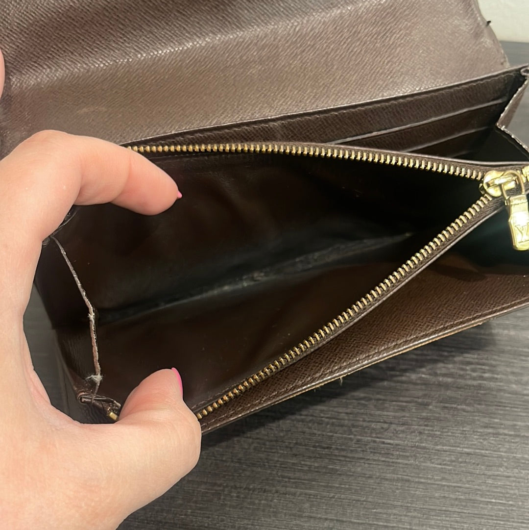 SOLD! Louis Vuitton Damier Wallet