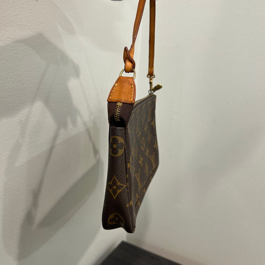 #302 LOUIS VUITTON Pochette