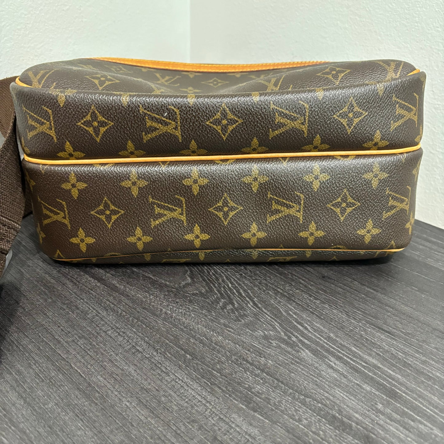 24 HOUR FLASH SALE #331 LOUIS VUITTON Reporter PM