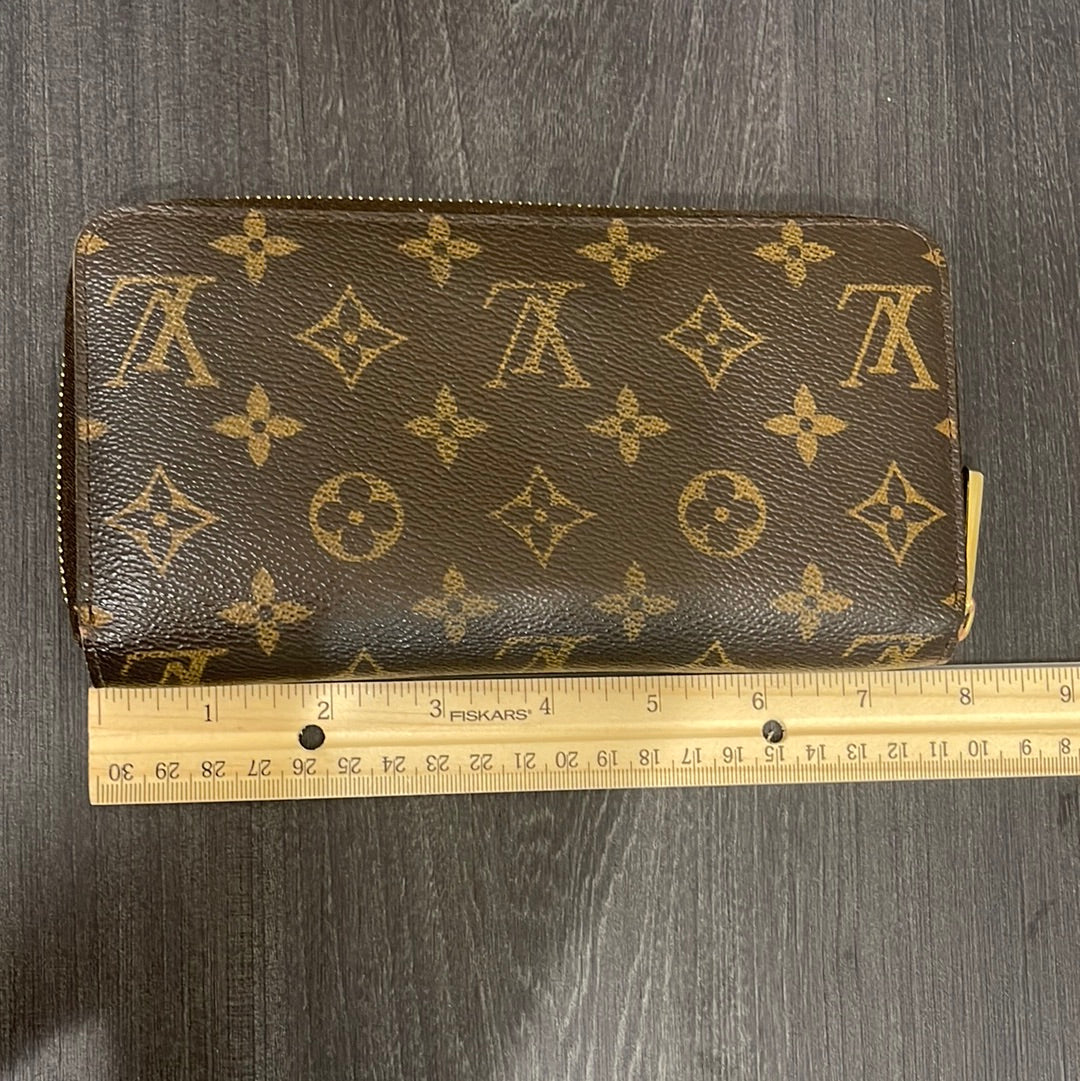 SOLD! Louis Vuitton Monogram Zippy Wallet
