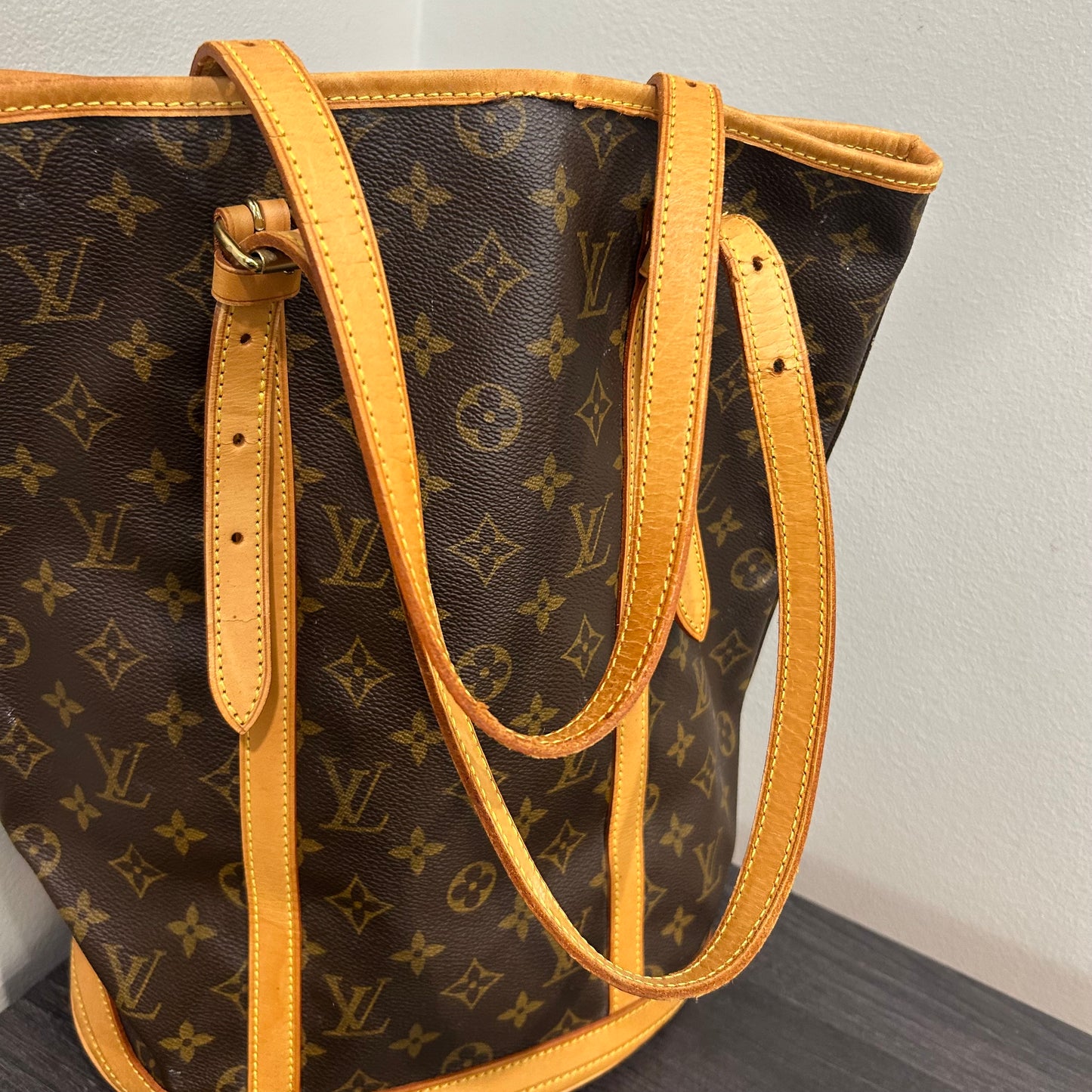 #312 LOUIS VUITTON Bucket GM