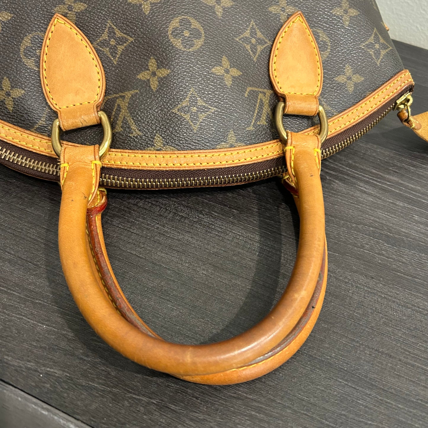 #401 LOUIS VUITTON Rockit w/ LV Lock & Key