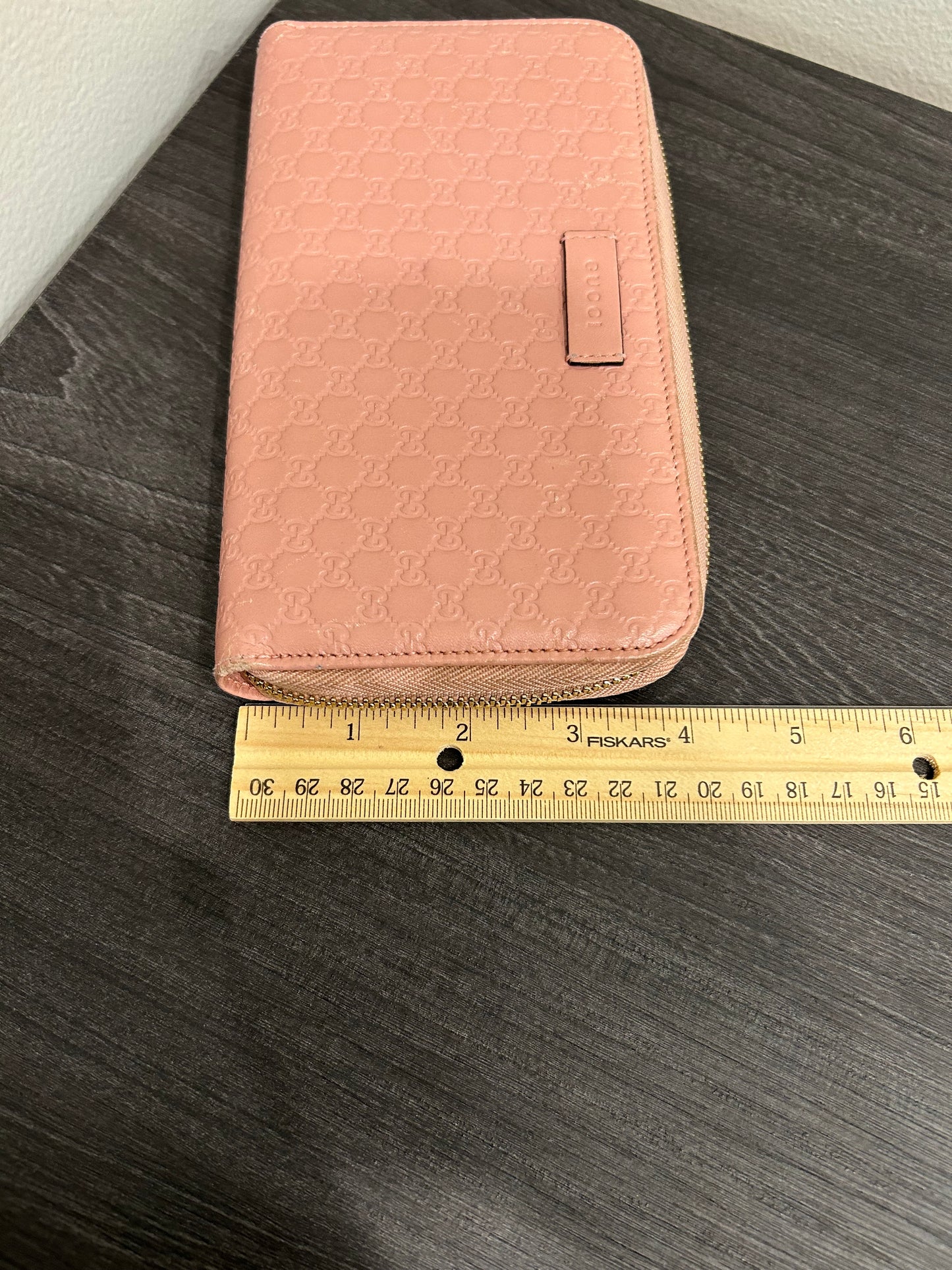 SOLD! Gucci Microguccissima Leather Zippy Wallet