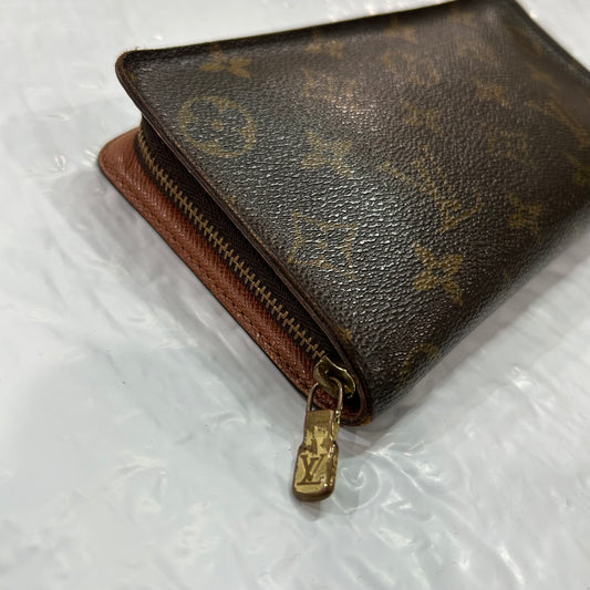 SOLD! Louis Vuitton Zip Wallet