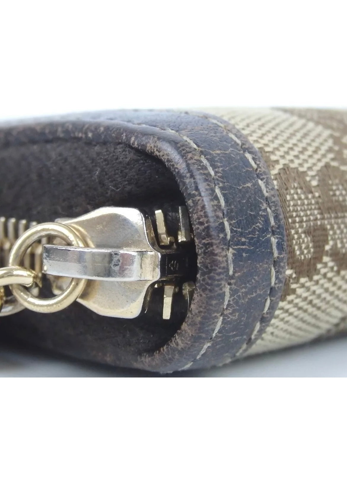 SOLD! Gucci Zip Wallet