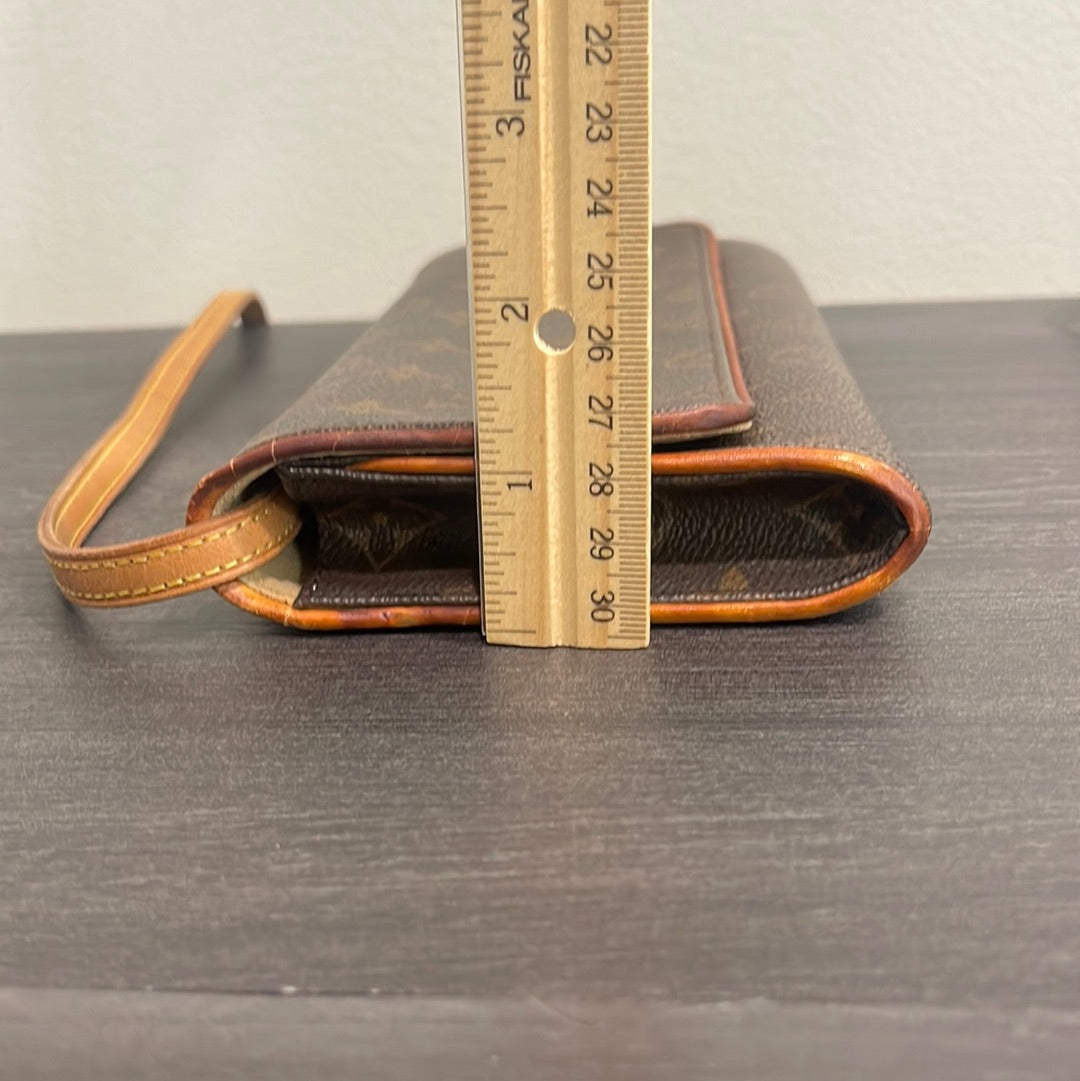 SOLD! Louis Vuitton Pochette
