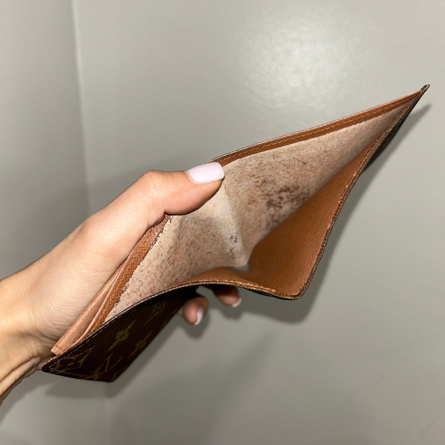 SOLD! Louis Vuitton Men’s Wallet