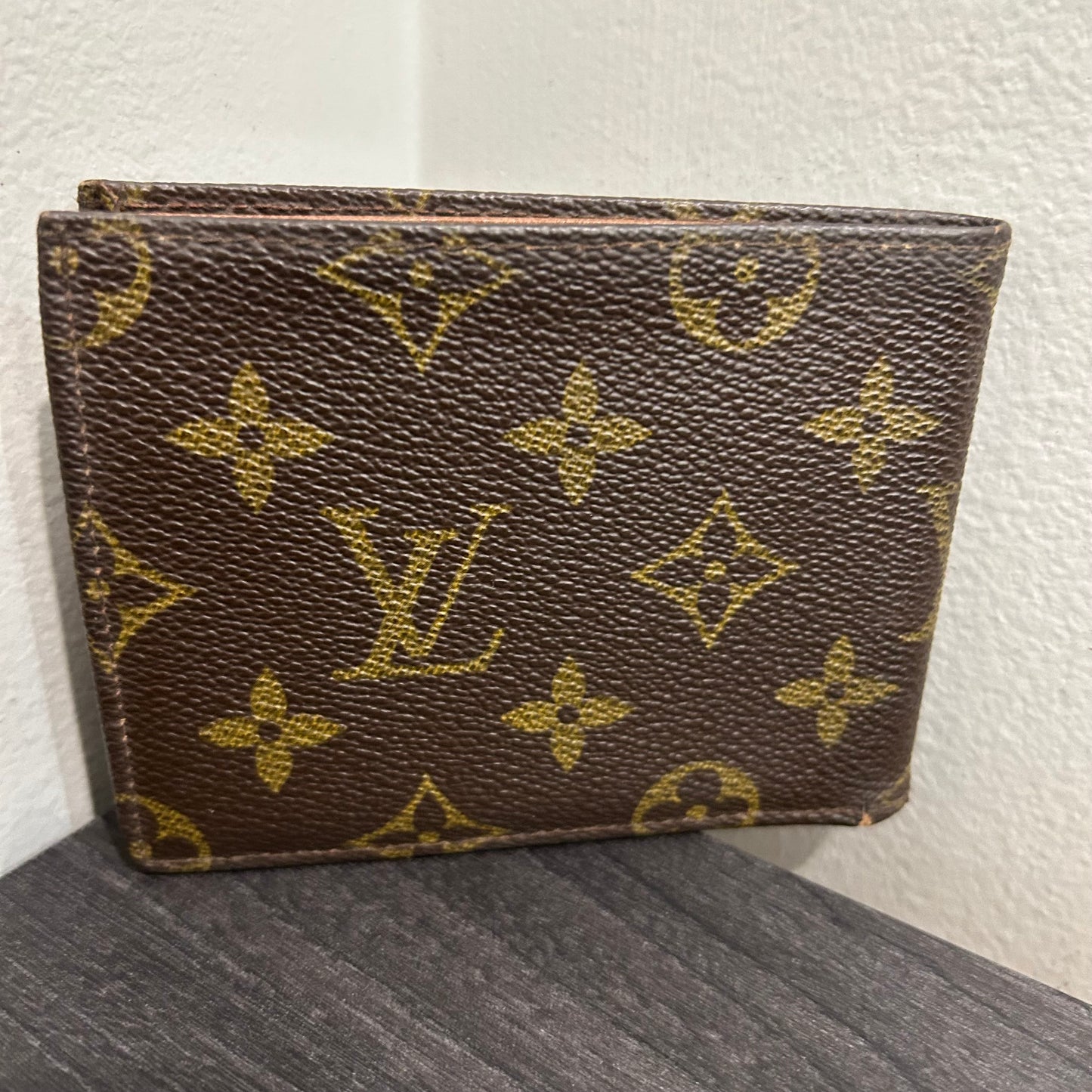 SOLD! Louis Vuitton Men’s Wallet