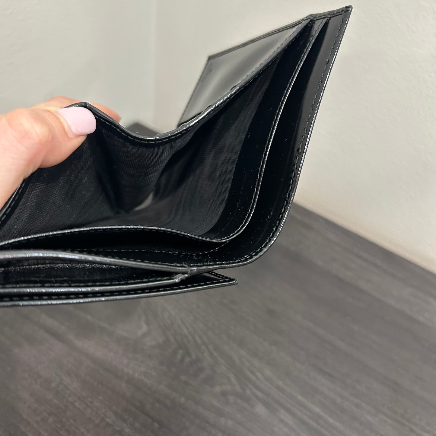 CLEARANCE #193 GUCCI Patent Wallet