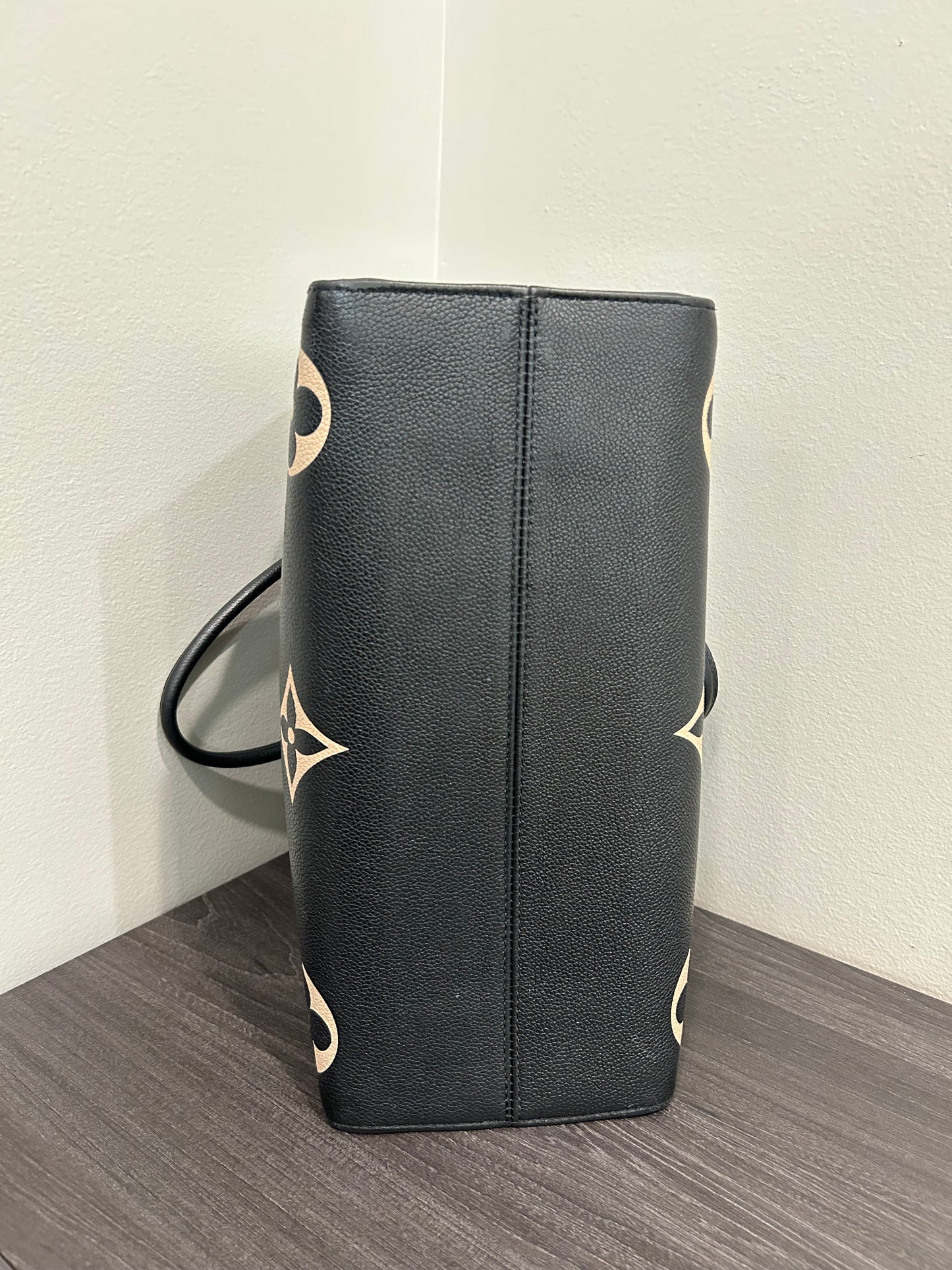SOLD! Louis Vuitton On The Go MM
