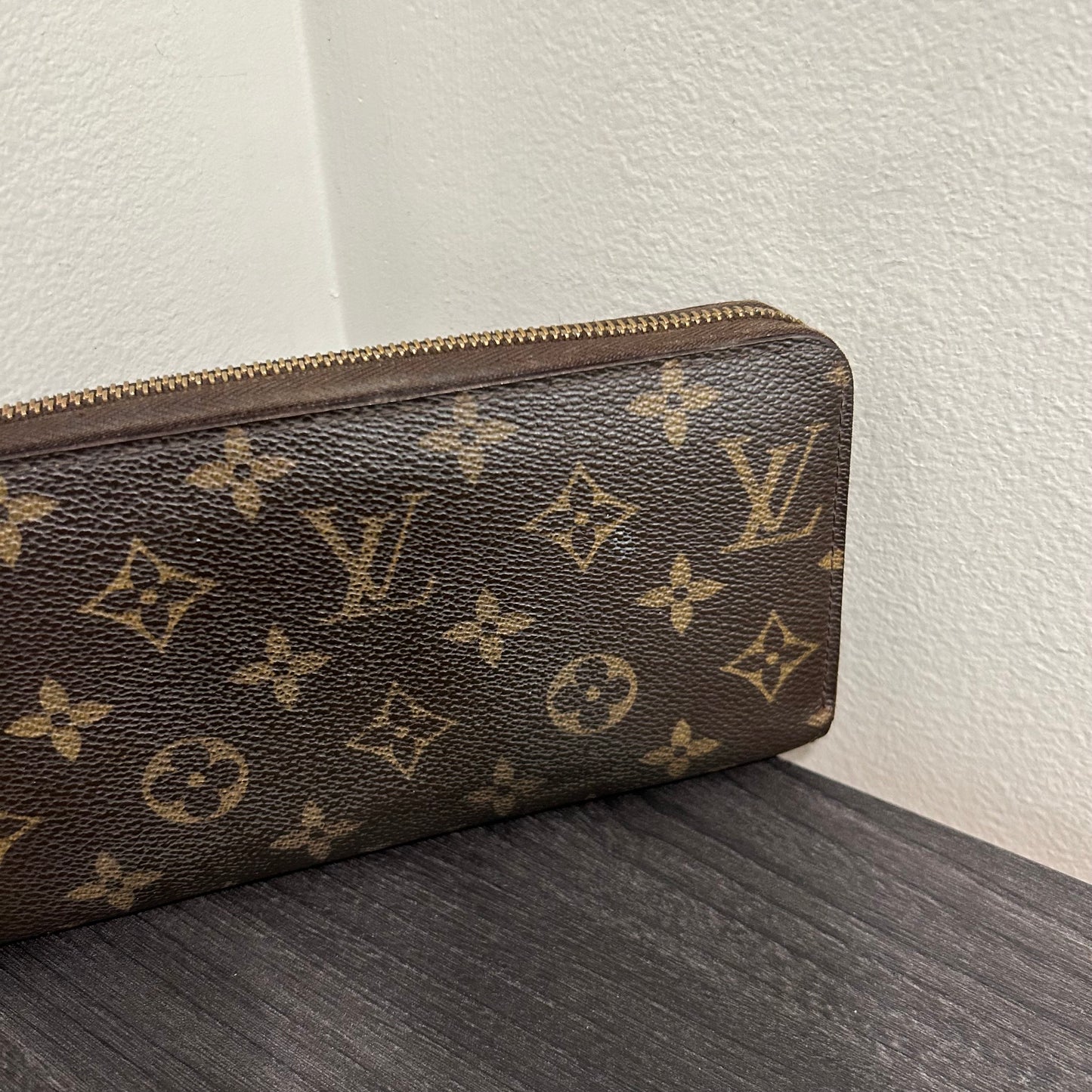 Louis Vuitton Zippy Wallet