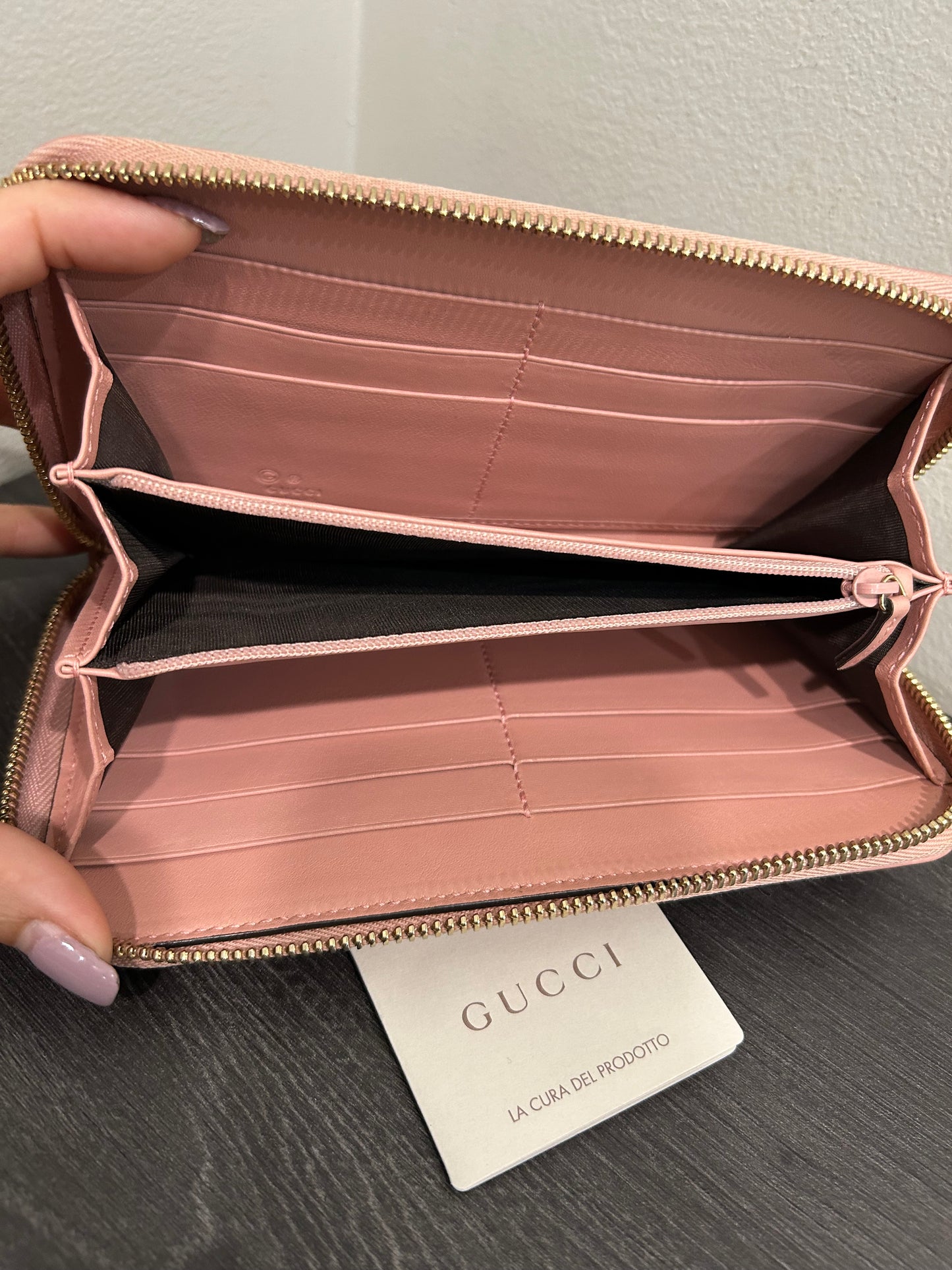 SOLD! Gucci Microguccissima Leather Zippy Wallet