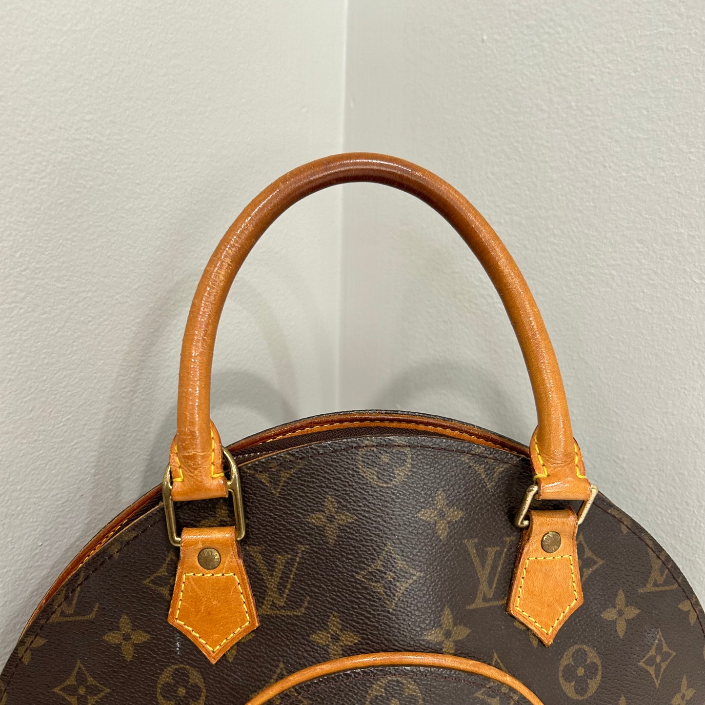 SOLD! Louis Vuitton Ellipse MM