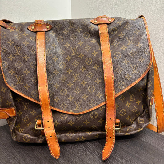 #321 LOUIS VUITTON Saumur 43