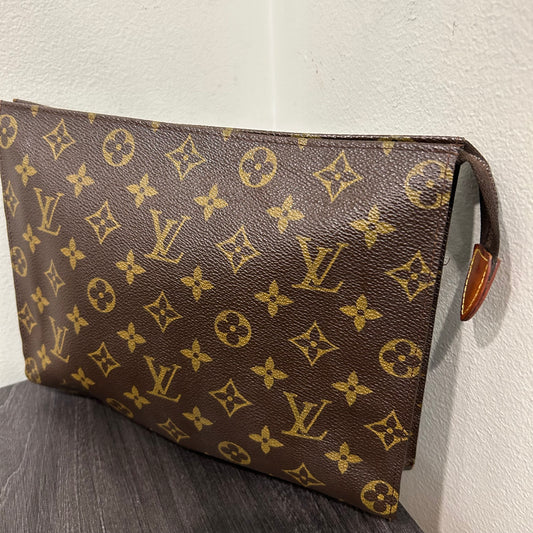 1071 LOUIS VUITTON Pouch