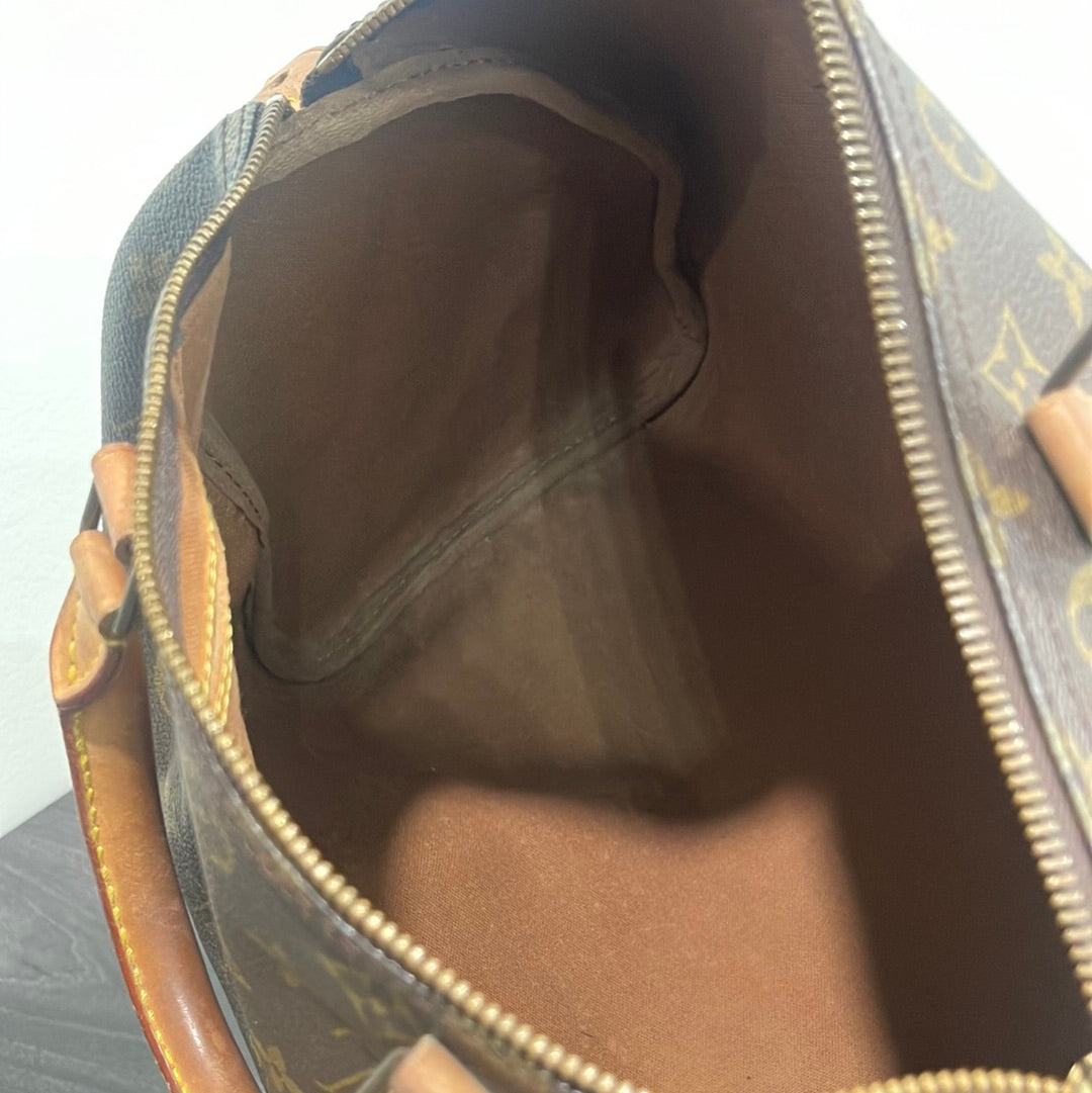 SOLD! Louis Vuitton Speedy 30