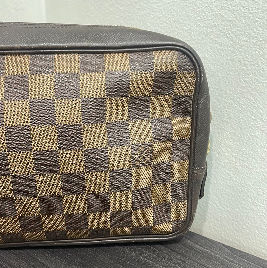 SOLD! Louis Vuitton Damier Pouch