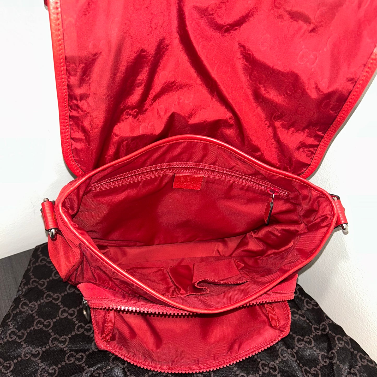 #208 GUCCI Crossbody
