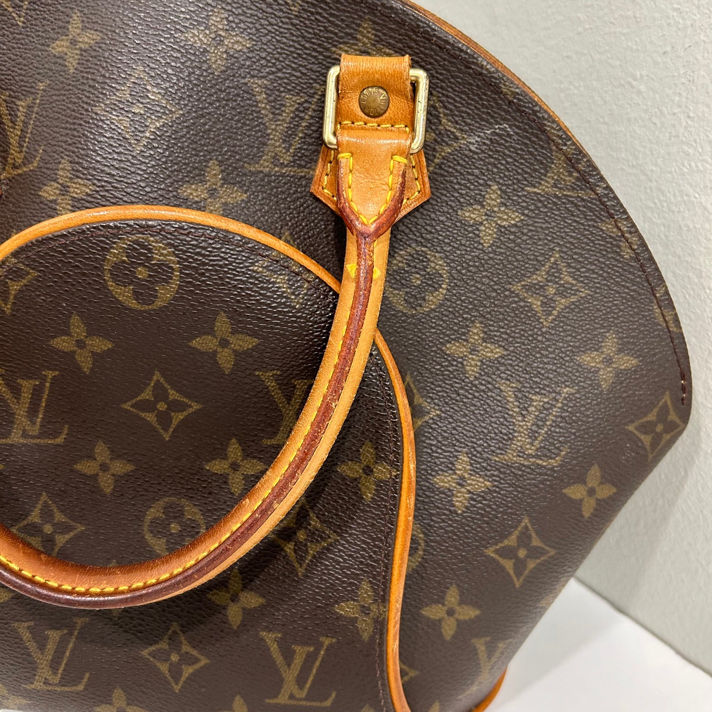 SOLD! Louis Vuitton Ellipse MM