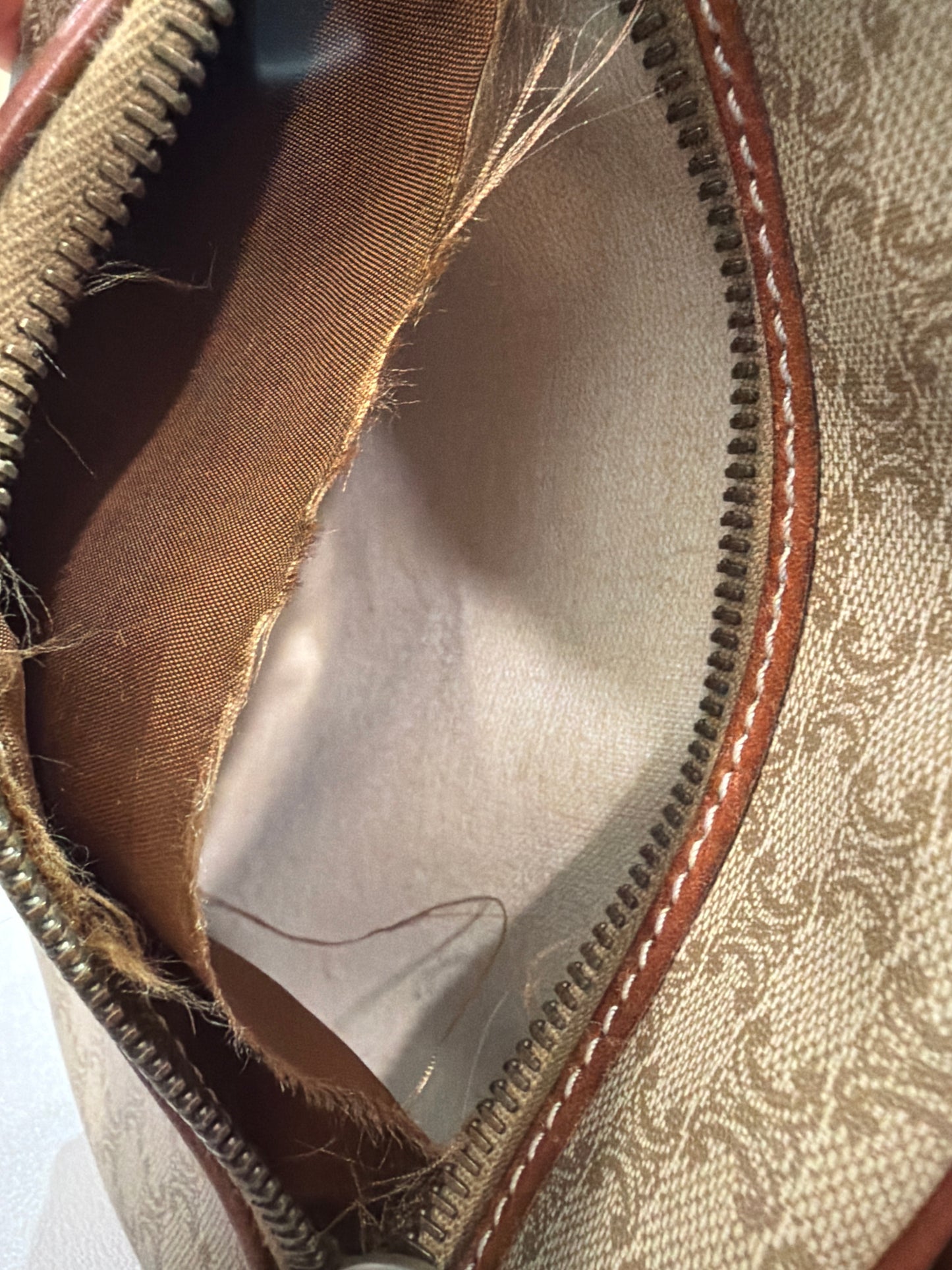 8916 CELINE Vintage Crossbody