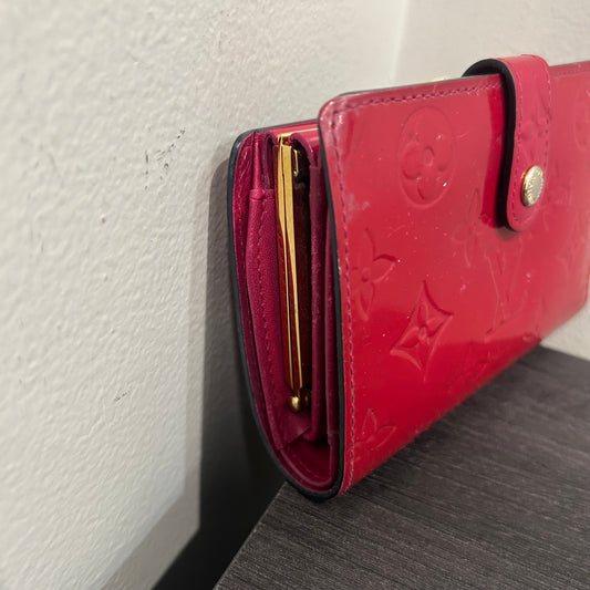 #102 LOUIS VUITTON Vernis Red Wallet