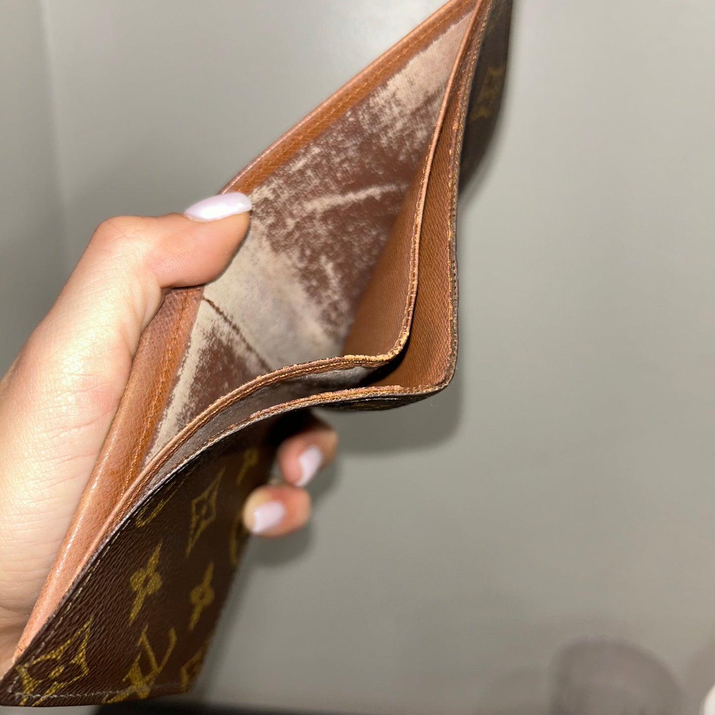 SOLD! Louis Vuitton Men’s Wallet